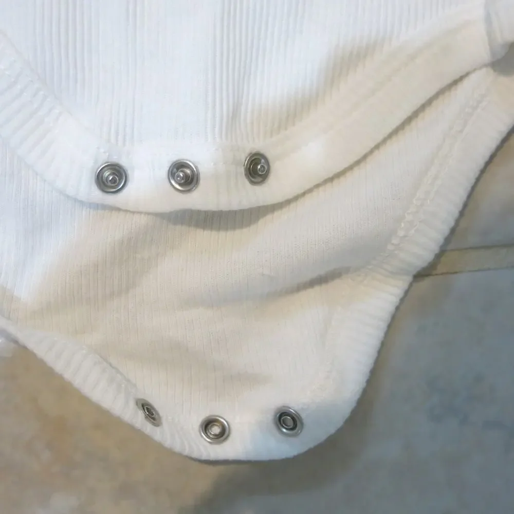 Baby Girl *NWT*2 Piece Outfit Size 3/6 Month Short Sleeve Head Band White Sassy